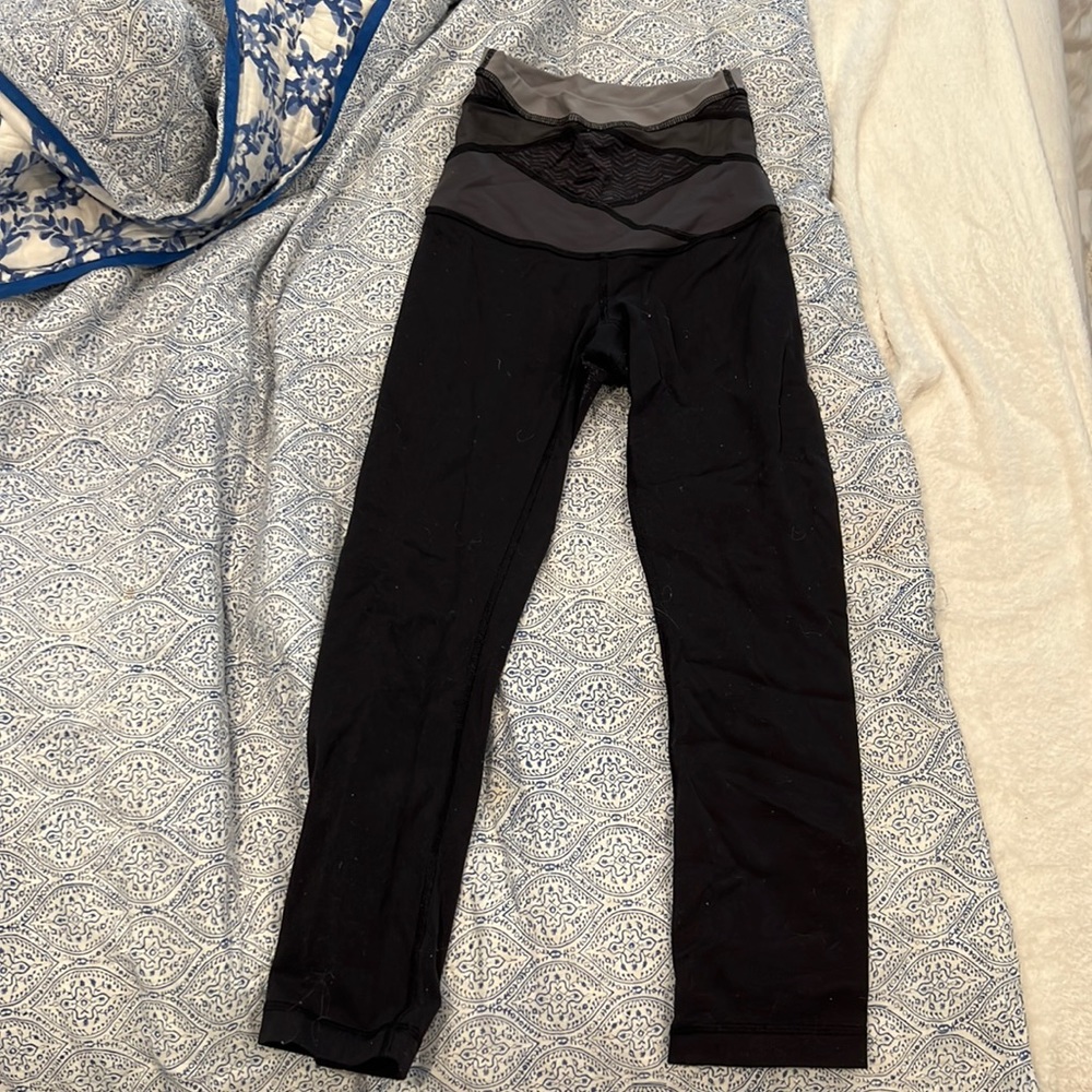 Black Lululemon leggings